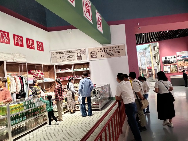 嘉友組織黨支部參觀深圳改革開放40周年展覽 (2)