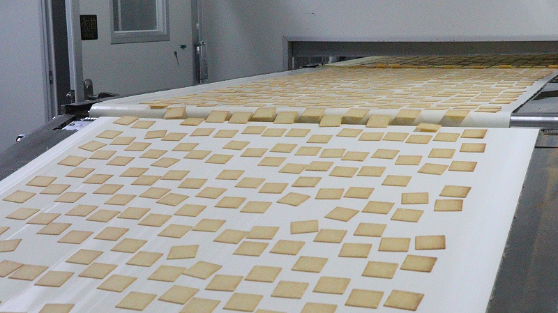 嘉友食品-餅干制作