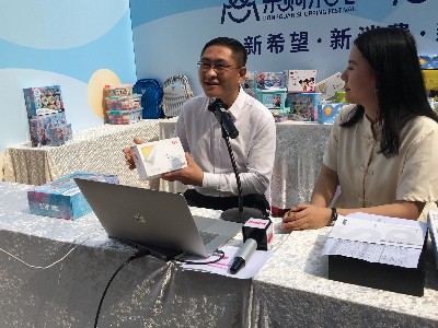 樂購石碣_石碣鎮(zhèn)長為嘉友帶貨