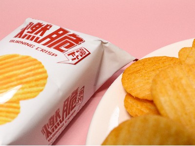 打破常規(guī)的麻辣鮮香——香辣番茄味燃脆薯片