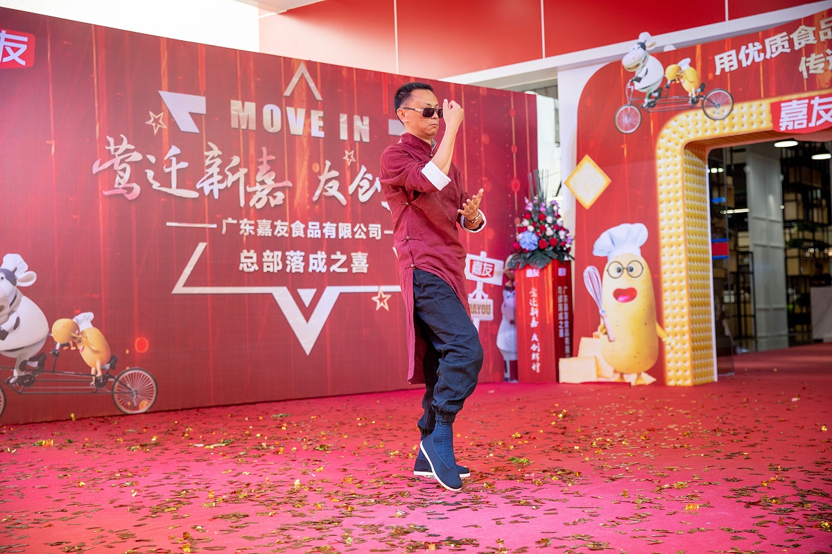 陳景超先生為大家表演“太極”