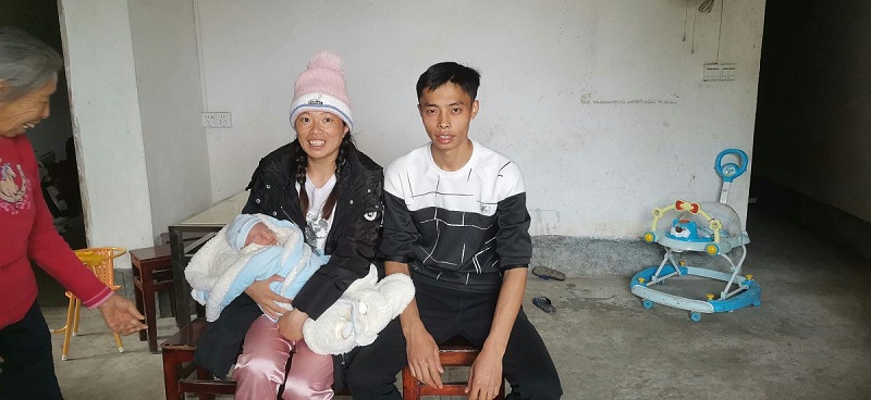 嘉人力所能及獻(xiàn)愛(ài)心，接力困難員工攜手共濟(jì) (8)