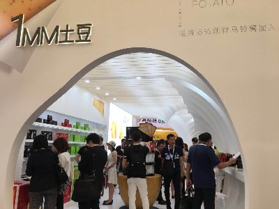 嘉友1MM土豆薄脆餅干亮相上海中食展
