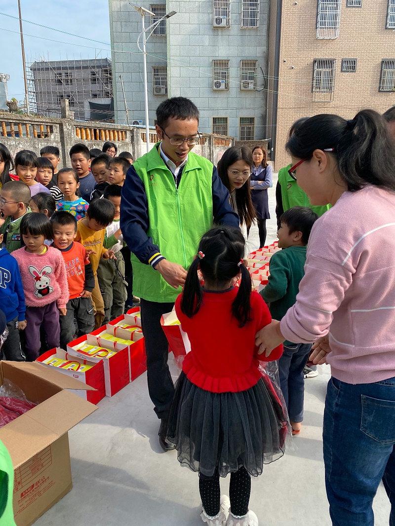 嘉友赴粵東校園公益行 (1)