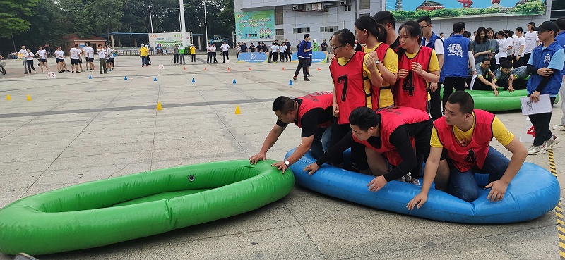 厲害了我的嘉人們！石碣鎮(zhèn)第八屆青年職工趣味運(yùn)動(dòng)會(huì)嘉友食品獲團(tuán)體“二等獎(jiǎng)”